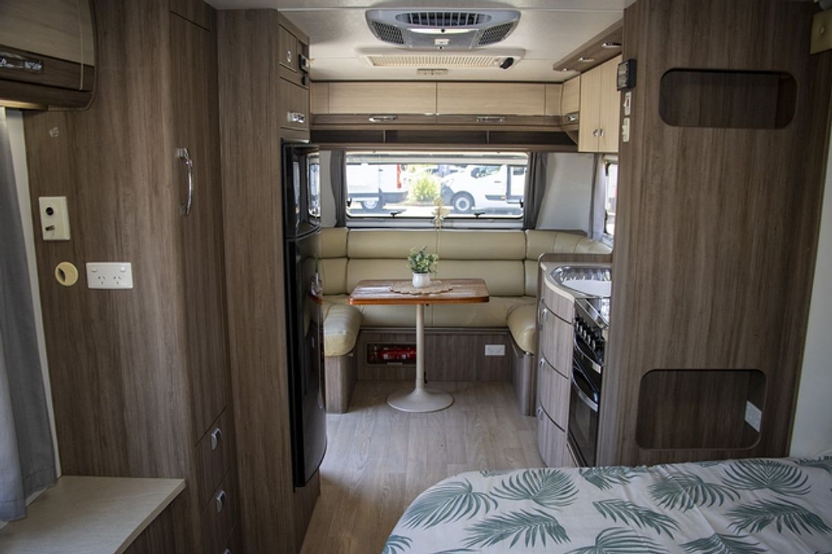2014 Jayco SILVERLINE CARAVAN 21.65-3.14SL