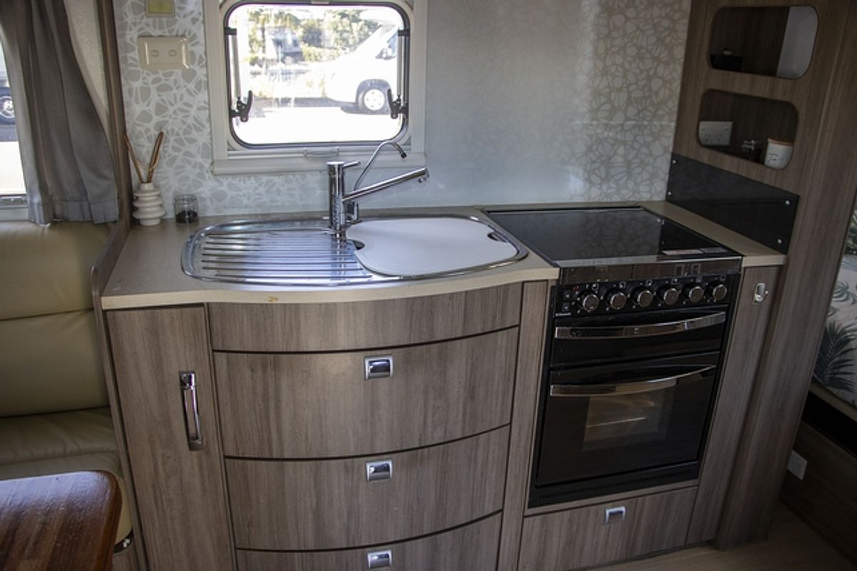 2014 Jayco SILVERLINE CARAVAN 21.65-3.14SL
