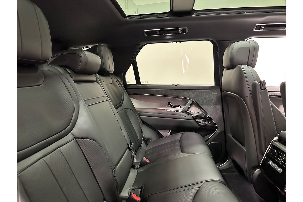 2025 Land Rover Range Rover Sport D300 Dynamic SE L461