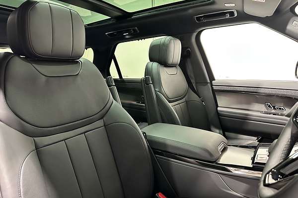2025 Land Rover Range Rover Sport D300 Dynamic SE L461