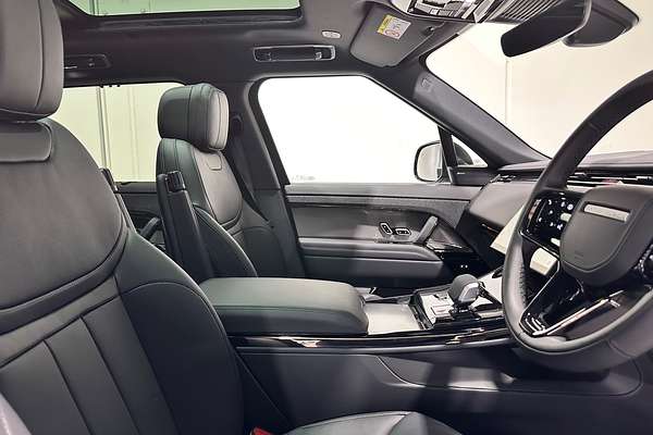 2025 Land Rover Range Rover Sport D300 Dynamic SE L461