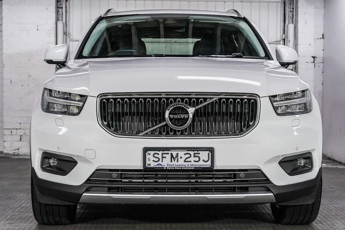 2022 Volvo XC40 T4 Momentum