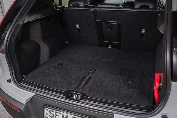 2022 Volvo XC40 T4 Momentum