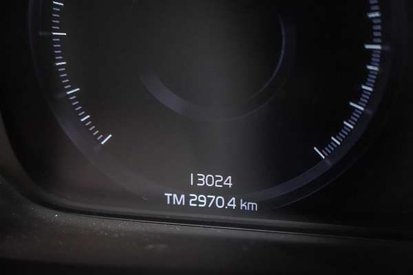 2022 Volvo XC40 T4 Momentum