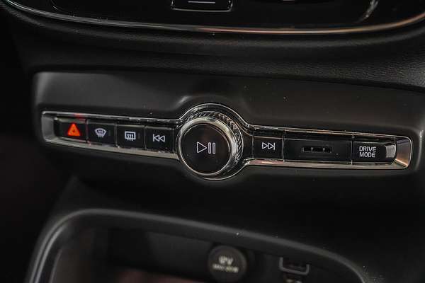 2022 Volvo XC40 T4 Momentum