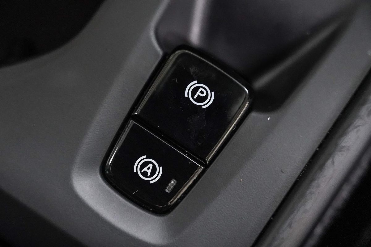 2022 Volvo XC40 T4 Momentum