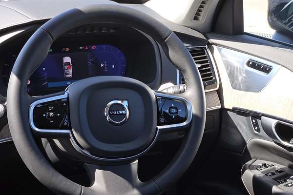 2023 Volvo XC90 Ultimate B6 Bright