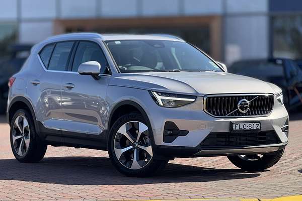 2023 Volvo XC40 Ultimate B4 Bright