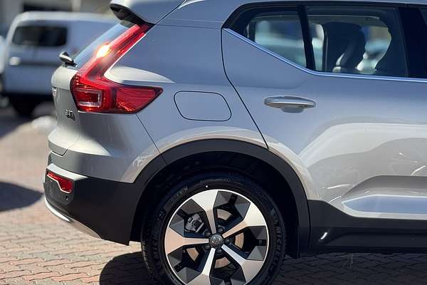 2023 Volvo XC40 Ultimate B4 Bright