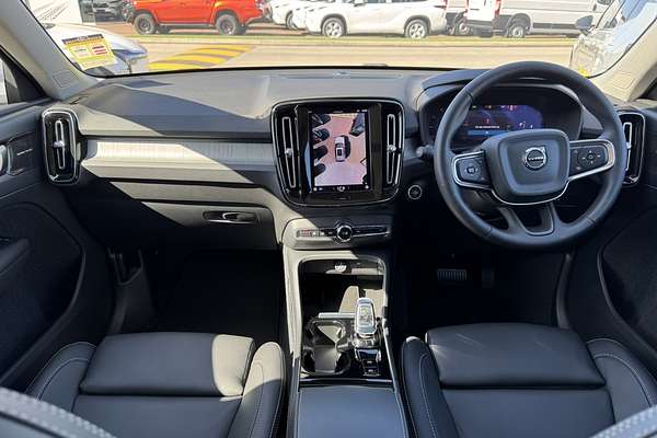 2023 Volvo XC40 Ultimate B4 Bright