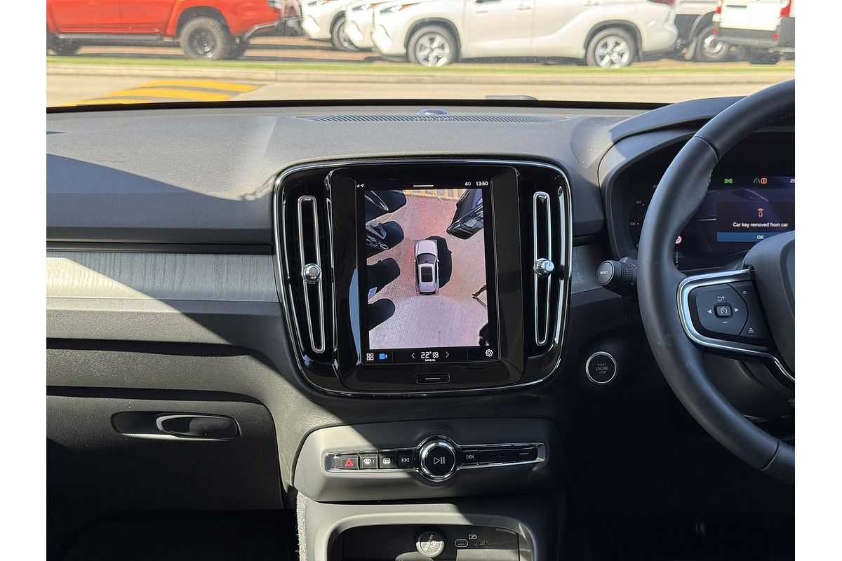 2023 Volvo XC40 Ultimate B4 Bright