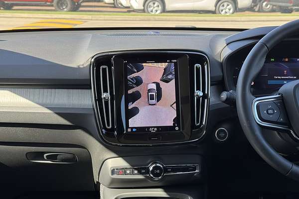 2023 Volvo XC40 Ultimate B4 Bright