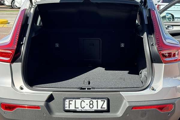 2023 Volvo XC40 Ultimate B4 Bright