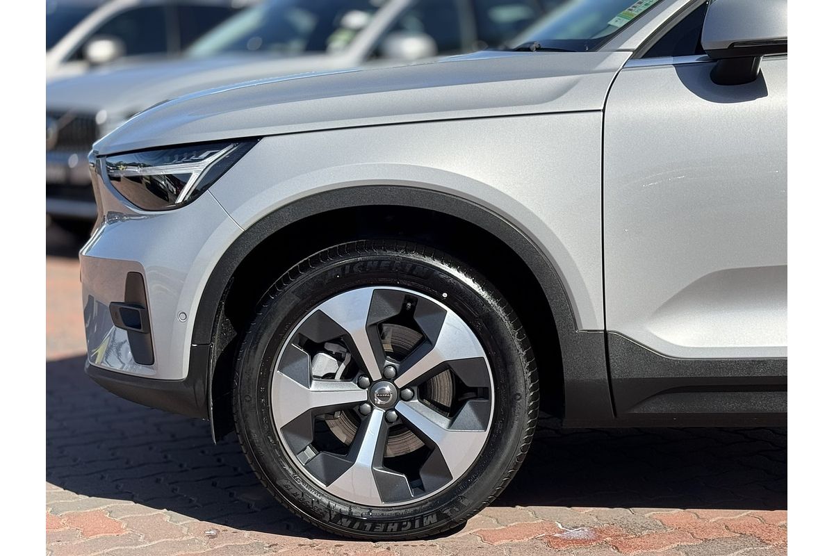 2023 Volvo XC40 Ultimate B4 Bright