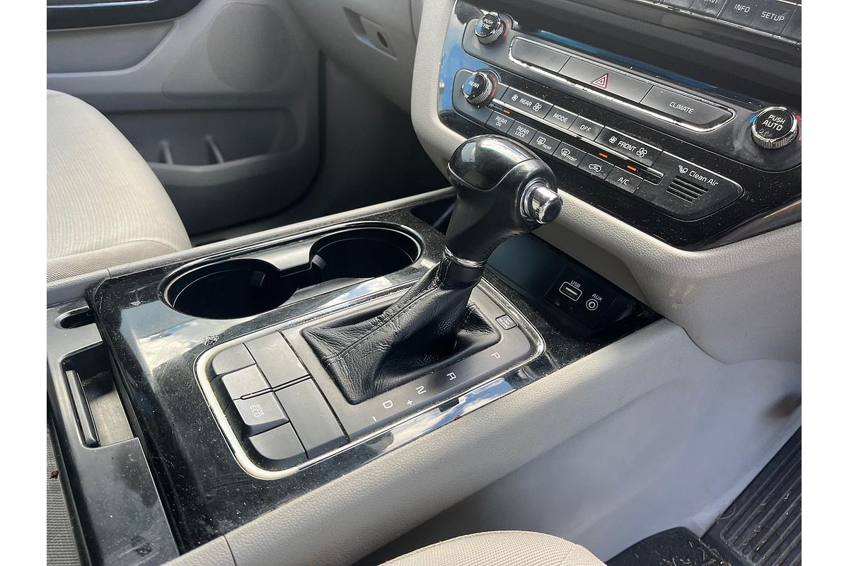 2016 Kia Carnival Si YP
