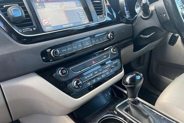 2016 Kia Carnival Si YP