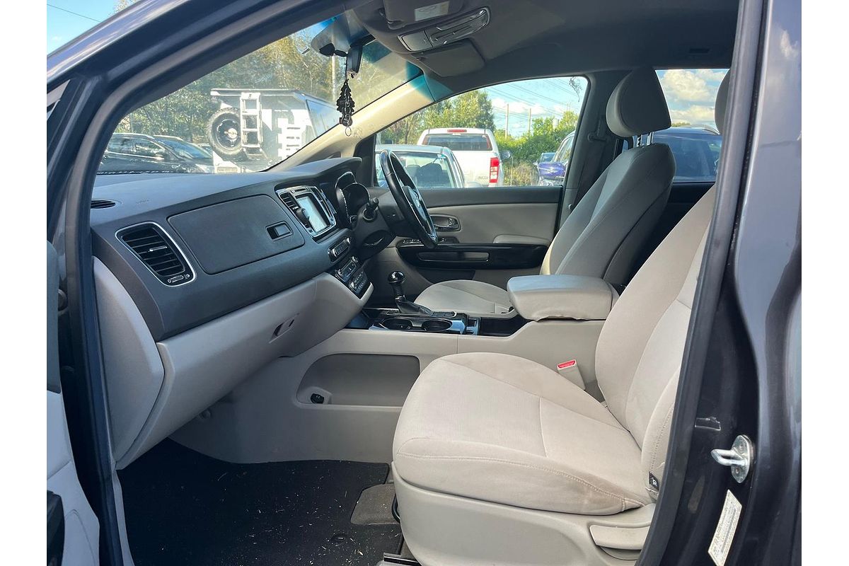 2016 Kia Carnival Si YP