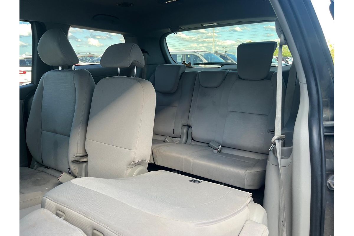 2016 Kia Carnival Si YP