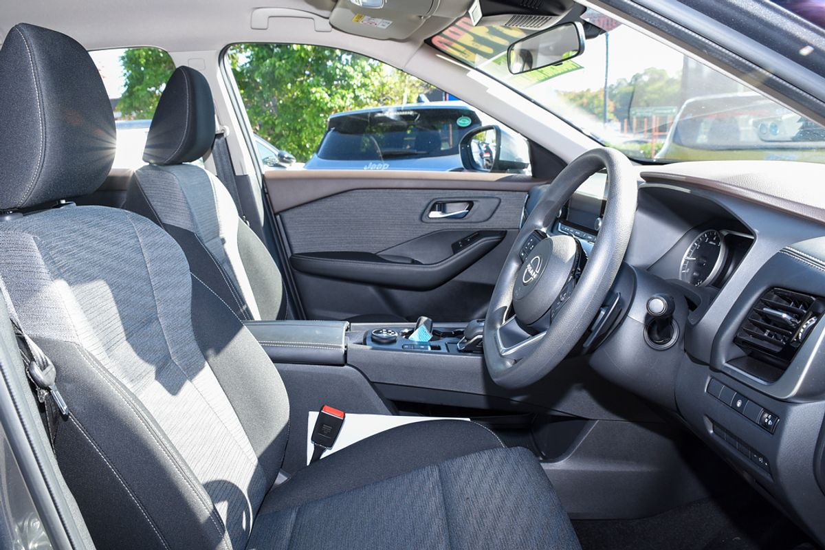 2024 Nissan X-TRAIL ST T33