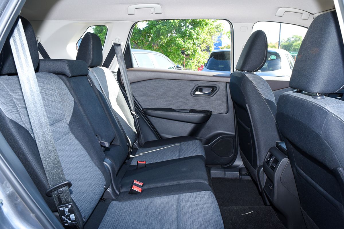 2024 Nissan X-TRAIL ST T33