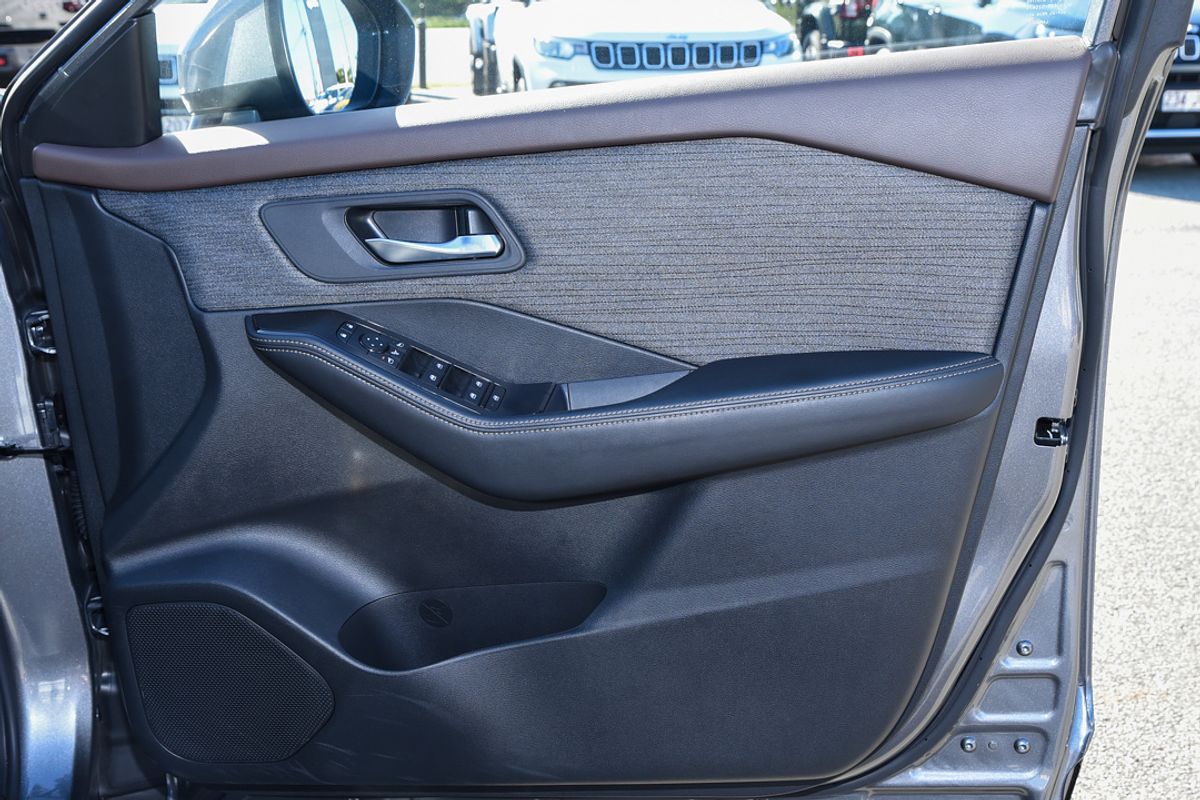2024 Nissan X-TRAIL ST T33