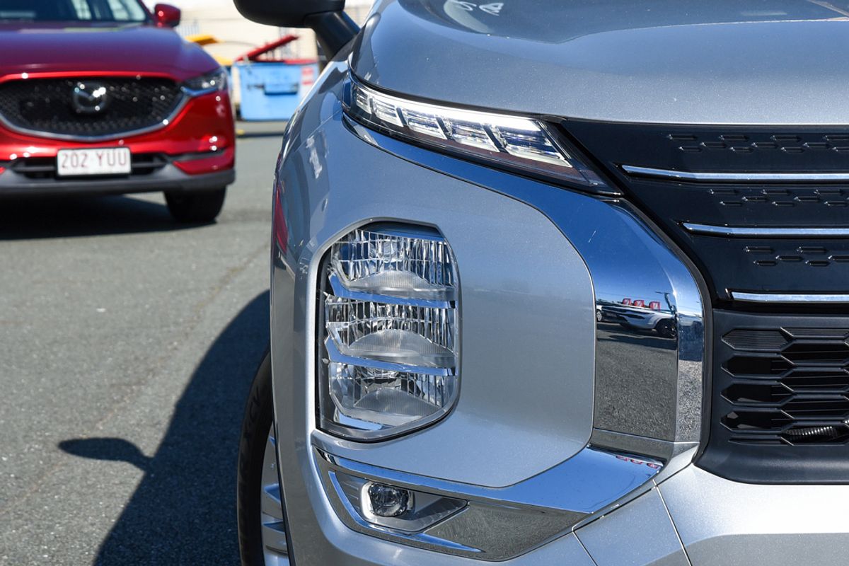 2024 Mitsubishi Outlander LS ZM