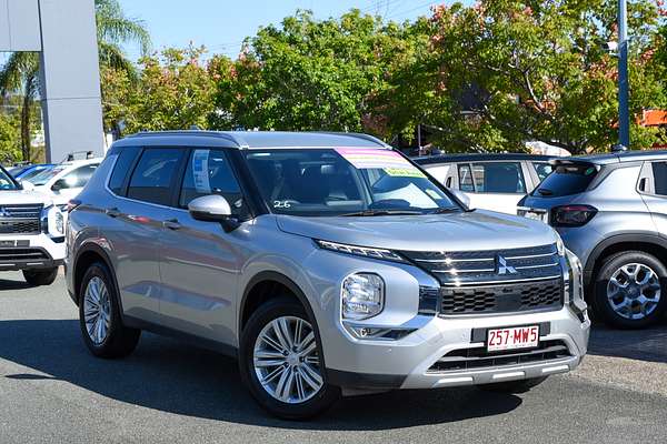 2024 Mitsubishi Outlander LS ZM