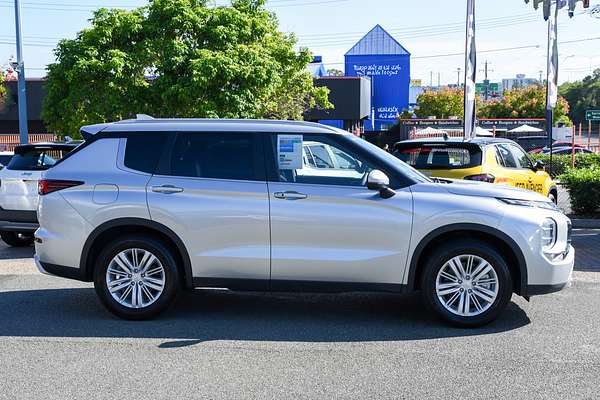 2024 Mitsubishi Outlander LS ZM