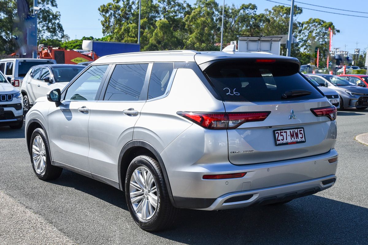2024 Mitsubishi Outlander LS ZM