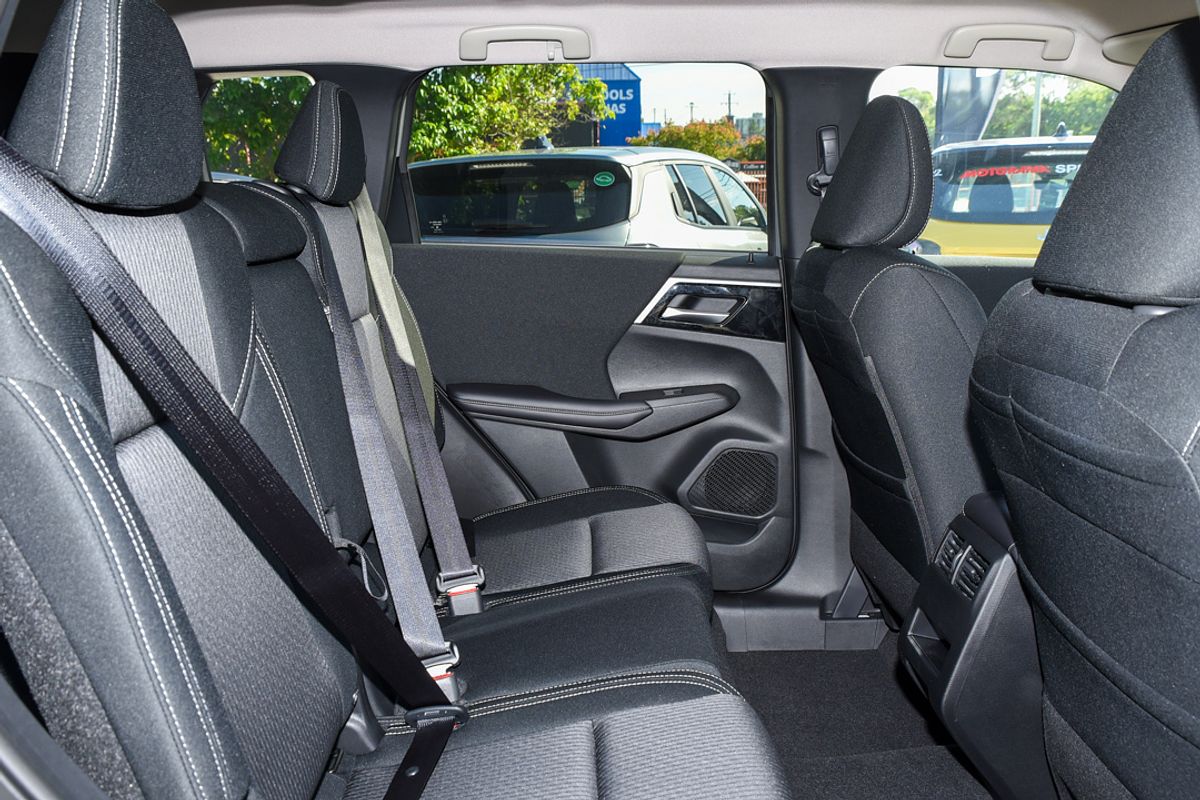 2024 Mitsubishi Outlander LS ZM