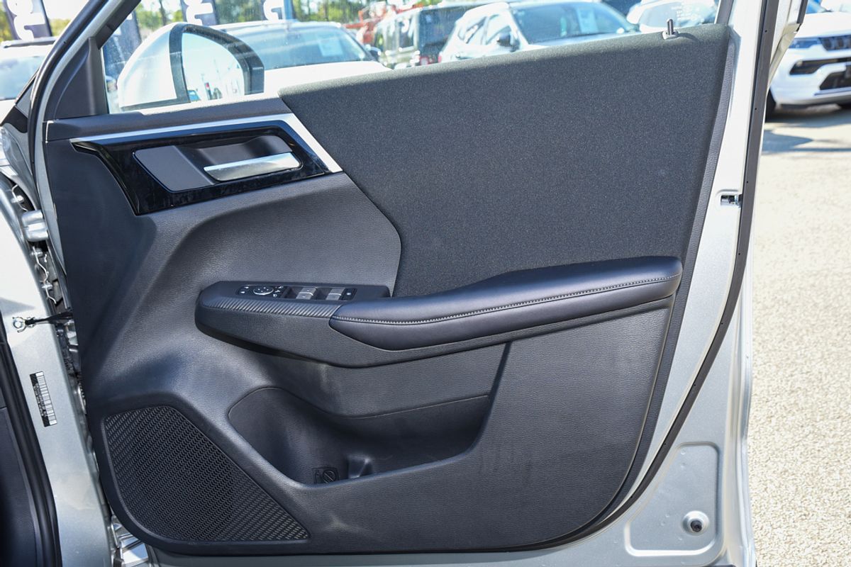 2024 Mitsubishi Outlander LS ZM