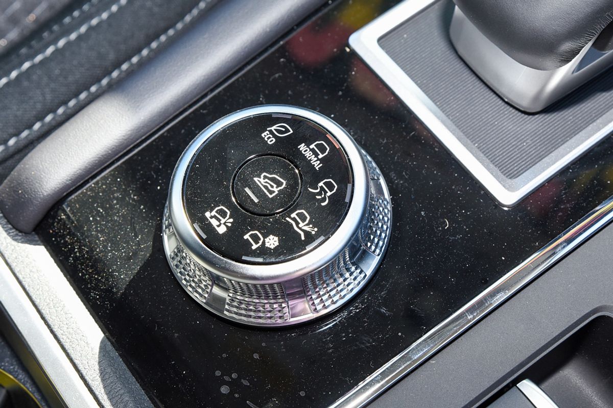 2024 Mitsubishi Outlander LS ZM