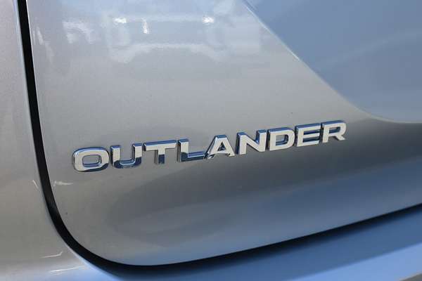 2024 Mitsubishi Outlander LS ZM