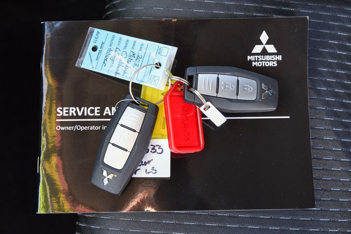 2024 Mitsubishi Outlander LS ZM