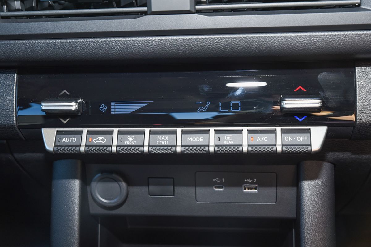2024 Mitsubishi Triton GLX MV 4X4