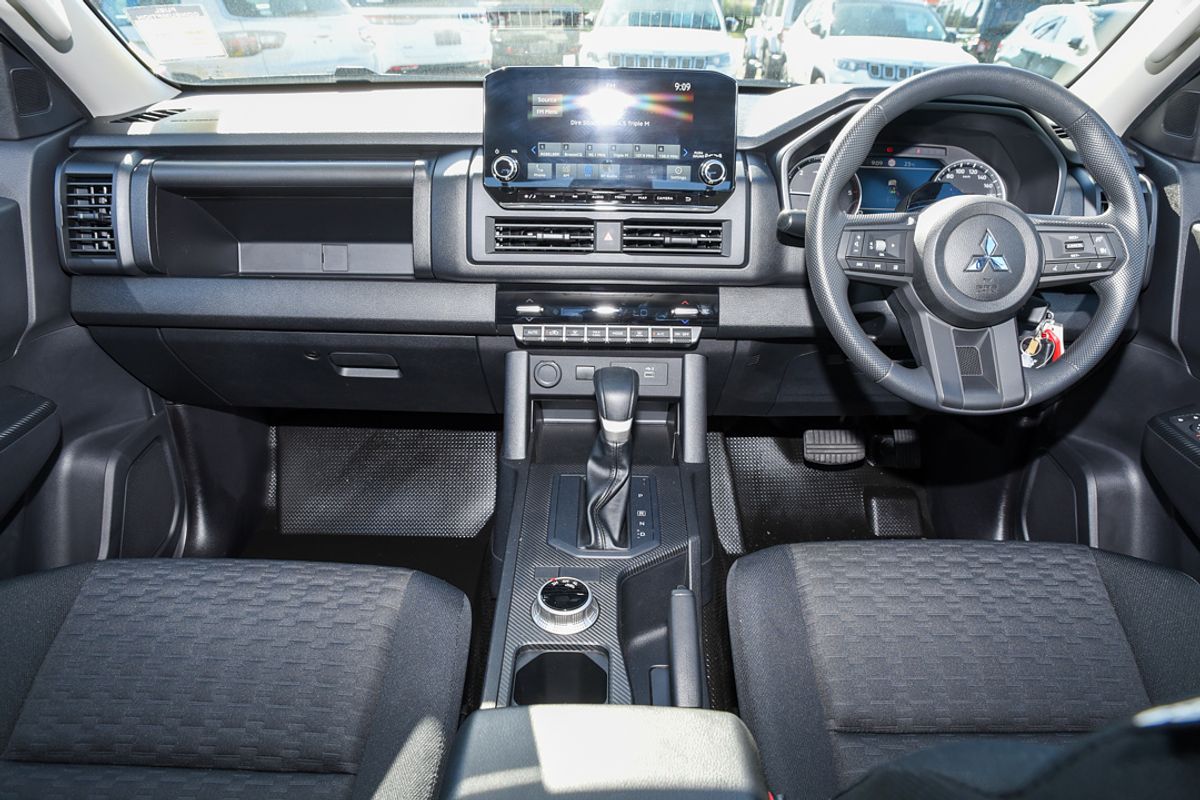 2024 Mitsubishi Triton GLX MV 4X4