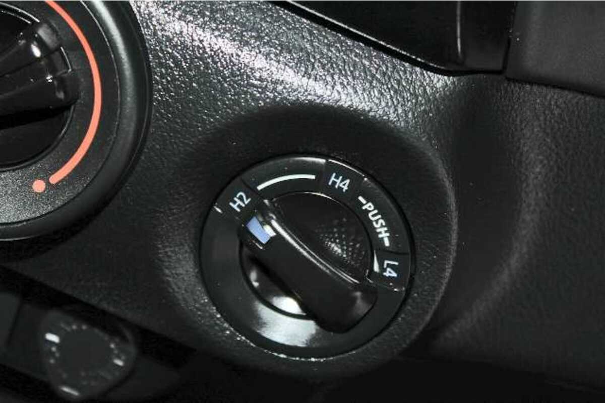 2018 Toyota HILUX SR DUAL CAB GUN126R