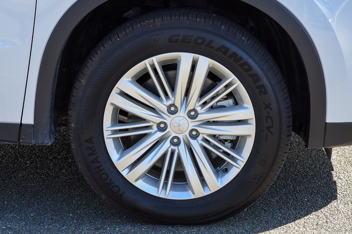 2023 Mitsubishi Outlander PHEV ES ZM