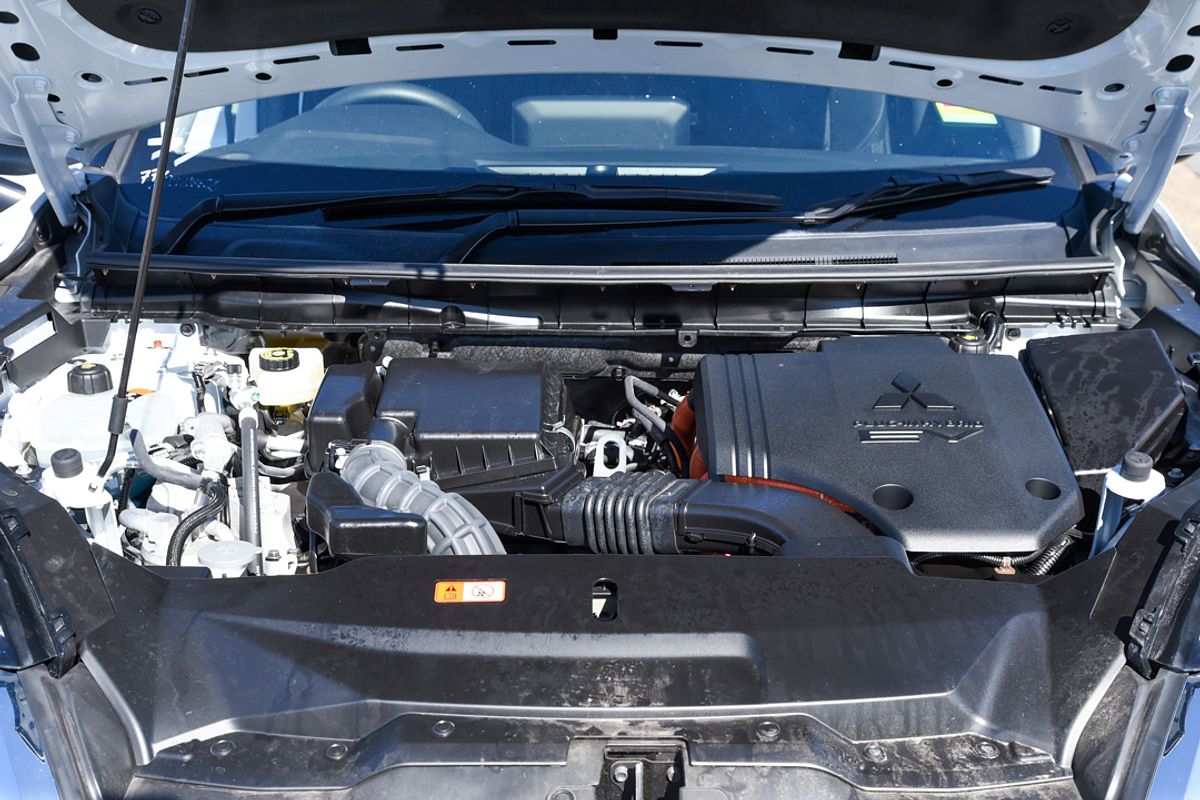 2023 Mitsubishi Outlander PHEV ES ZM