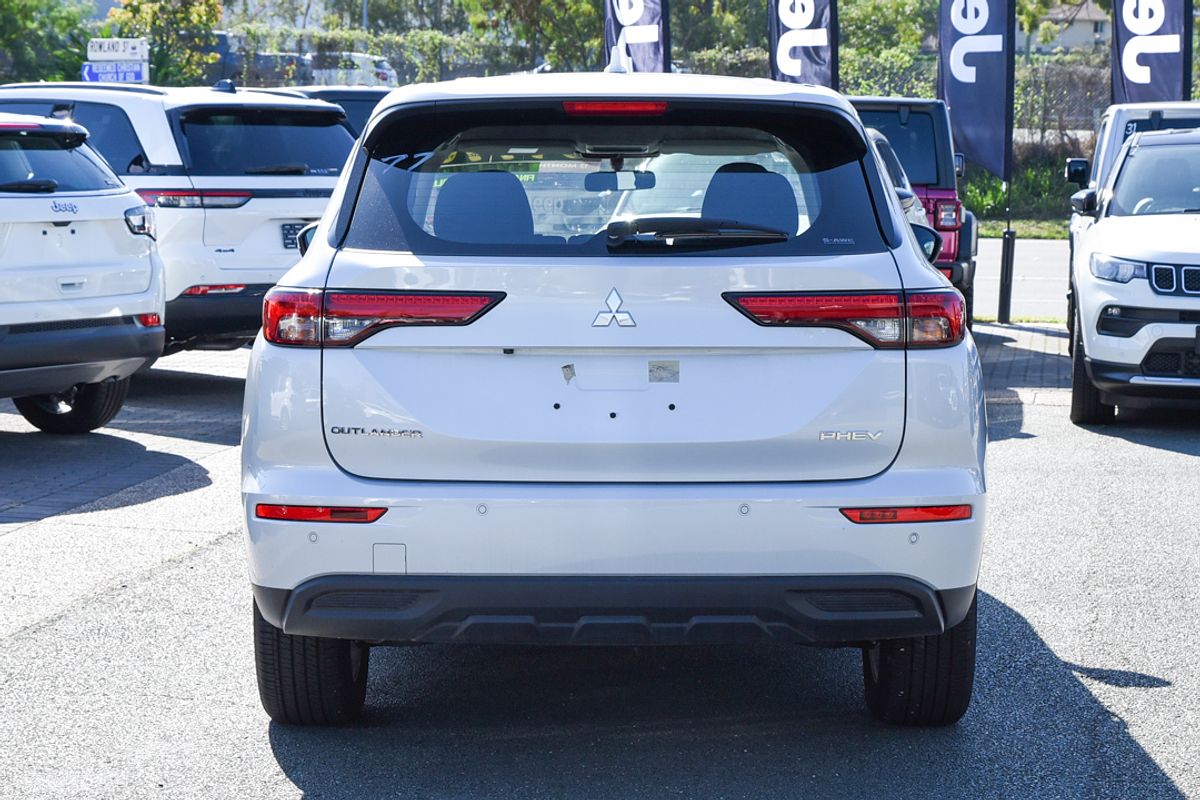 2023 Mitsubishi Outlander PHEV ES ZM
