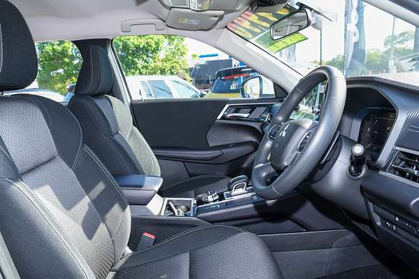 2023 Mitsubishi Outlander PHEV ES ZM