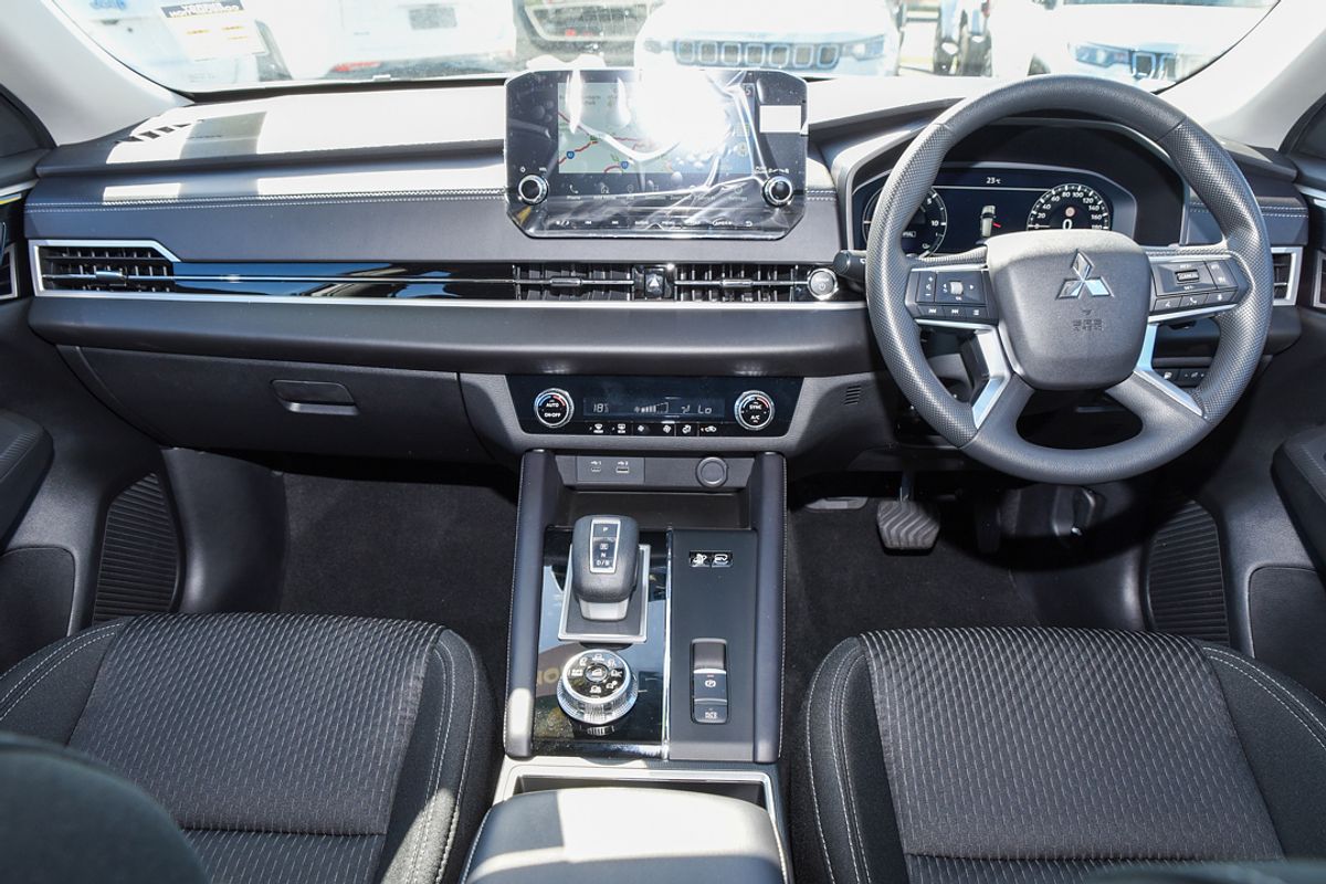 2023 Mitsubishi Outlander PHEV ES ZM