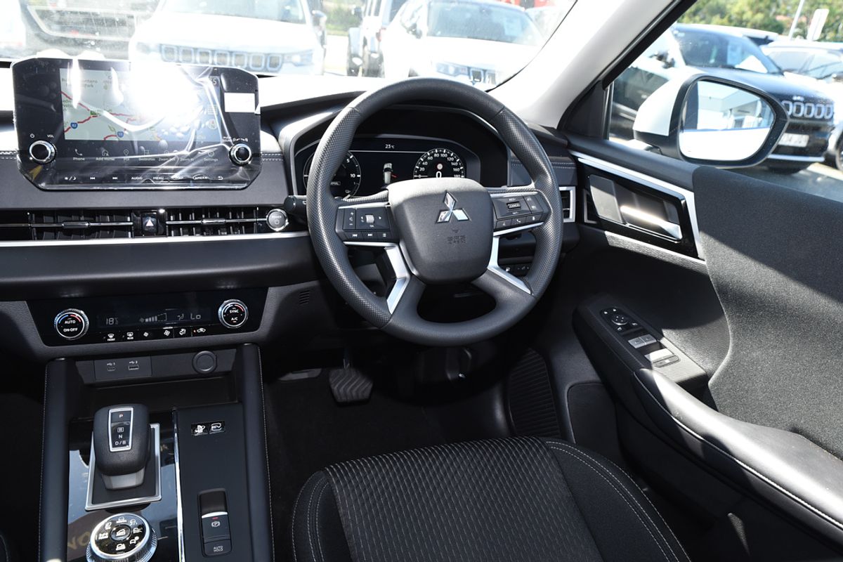 2023 Mitsubishi Outlander PHEV ES ZM