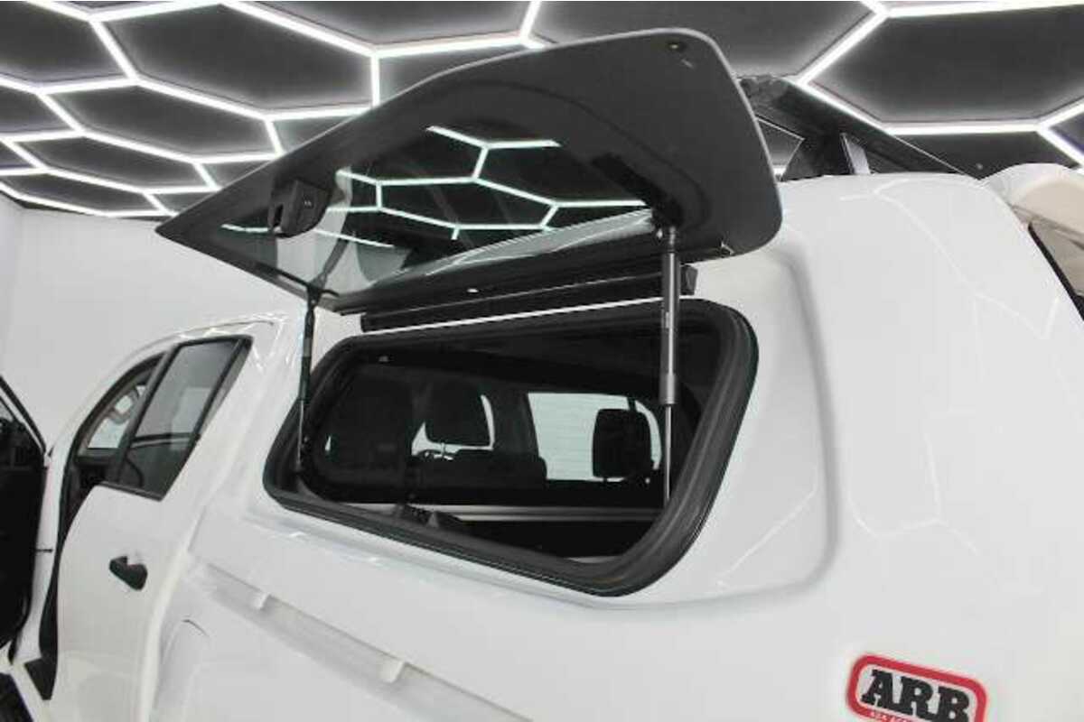 2018 Toyota HILUX SR DUAL CAB GUN126R