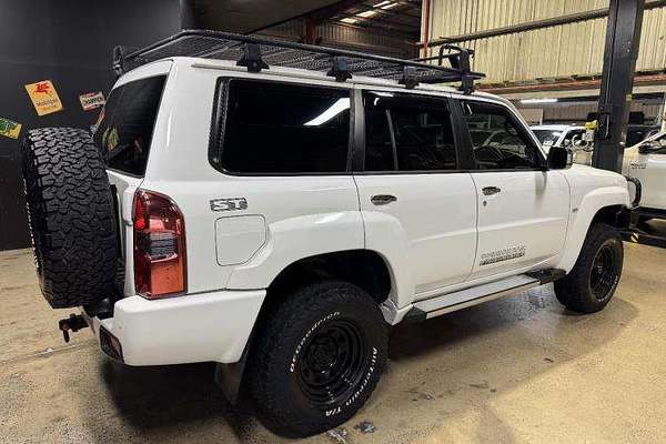 2014 Nissan Patrol ST Y61