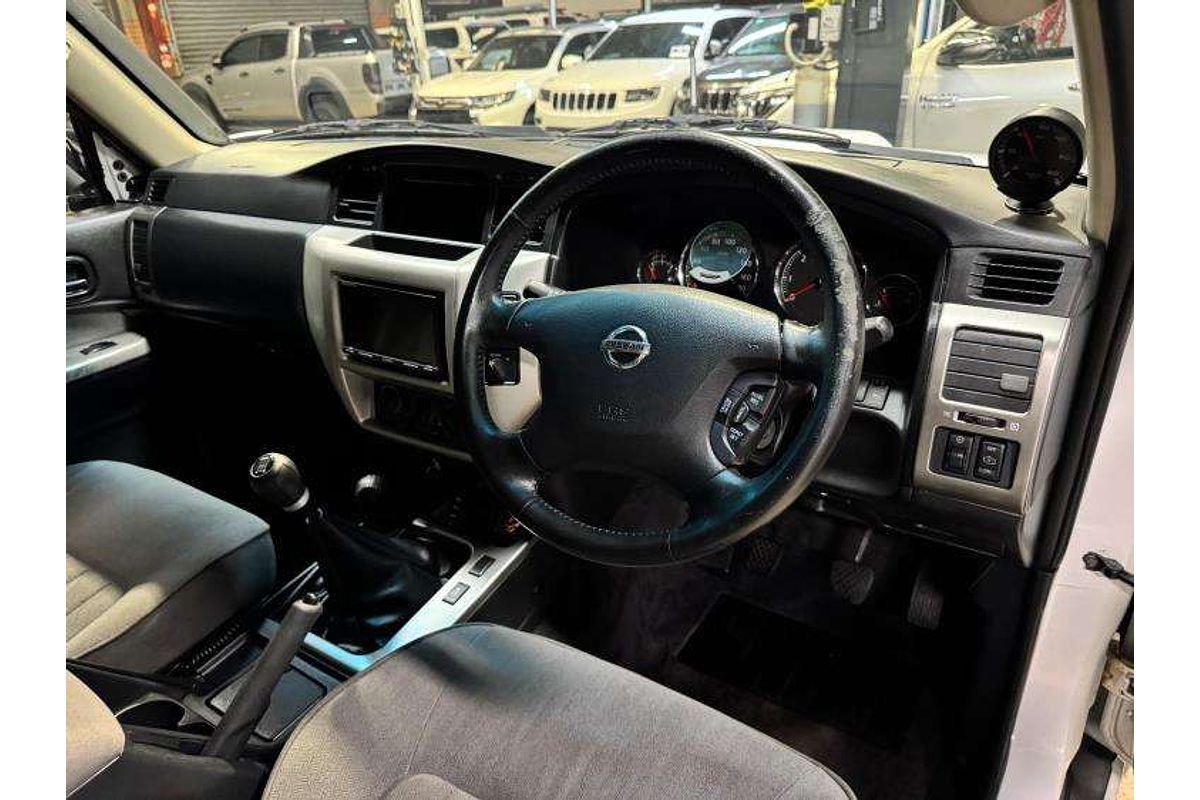 2014 Nissan Patrol ST Y61
