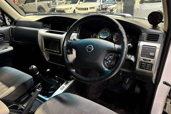 2014 Nissan Patrol ST Y61