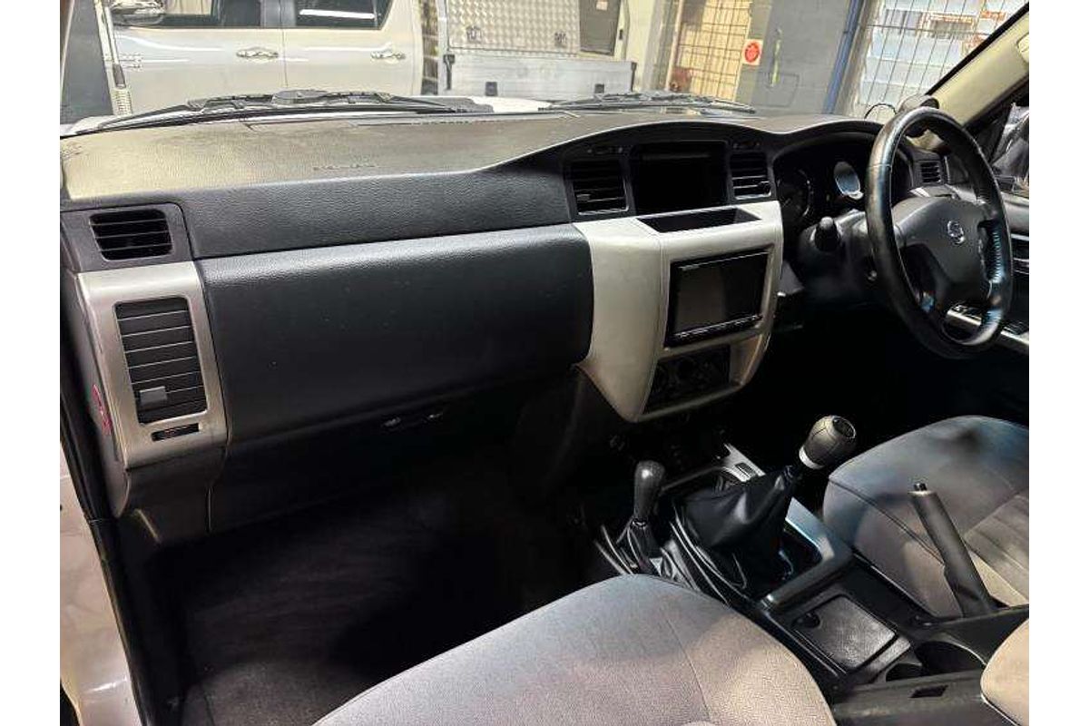 2014 Nissan Patrol ST Y61