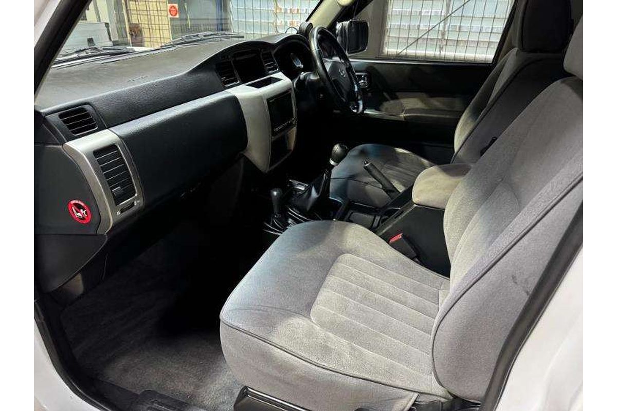 2014 Nissan Patrol ST Y61