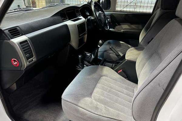 2014 Nissan Patrol ST Y61